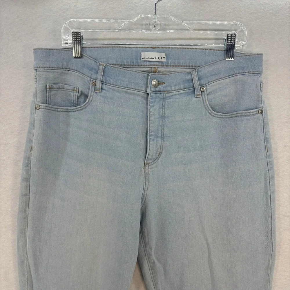 LOFT The Girlfriend Jeans Women's Size 14 32 Light Wash Stretch Denim Cotton